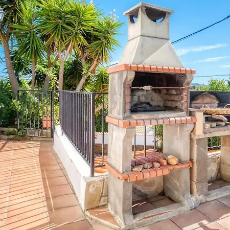 Montbarbat Sleeps 10 Pool Wifi Villa