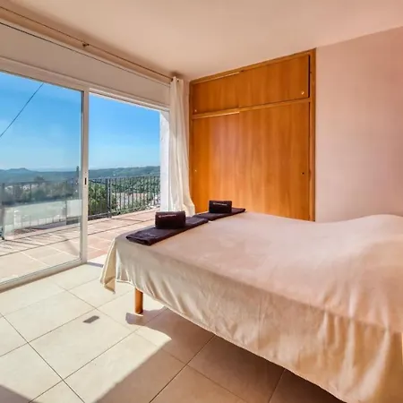 Montbarbat Sleeps 10 Pool Wifi Lloret de Mar