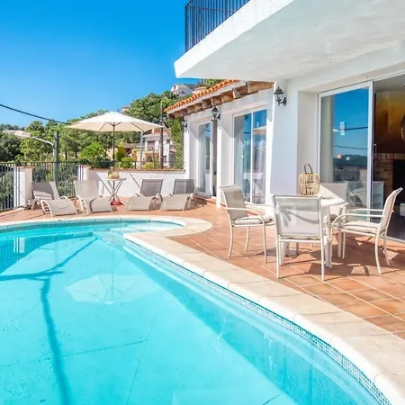 Montbarbat Sleeps 10 Pool Wifi * Lloret de Mar